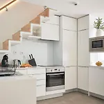 Charming House With Terrace In Lisbon.Wifi.